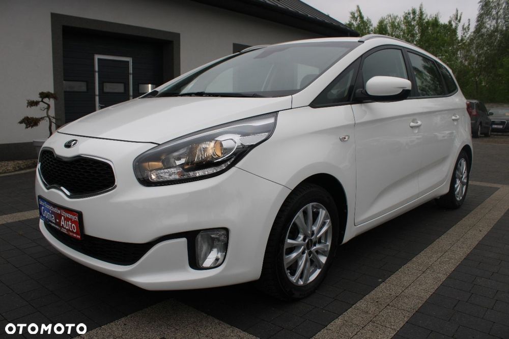 Kia Carens - 12