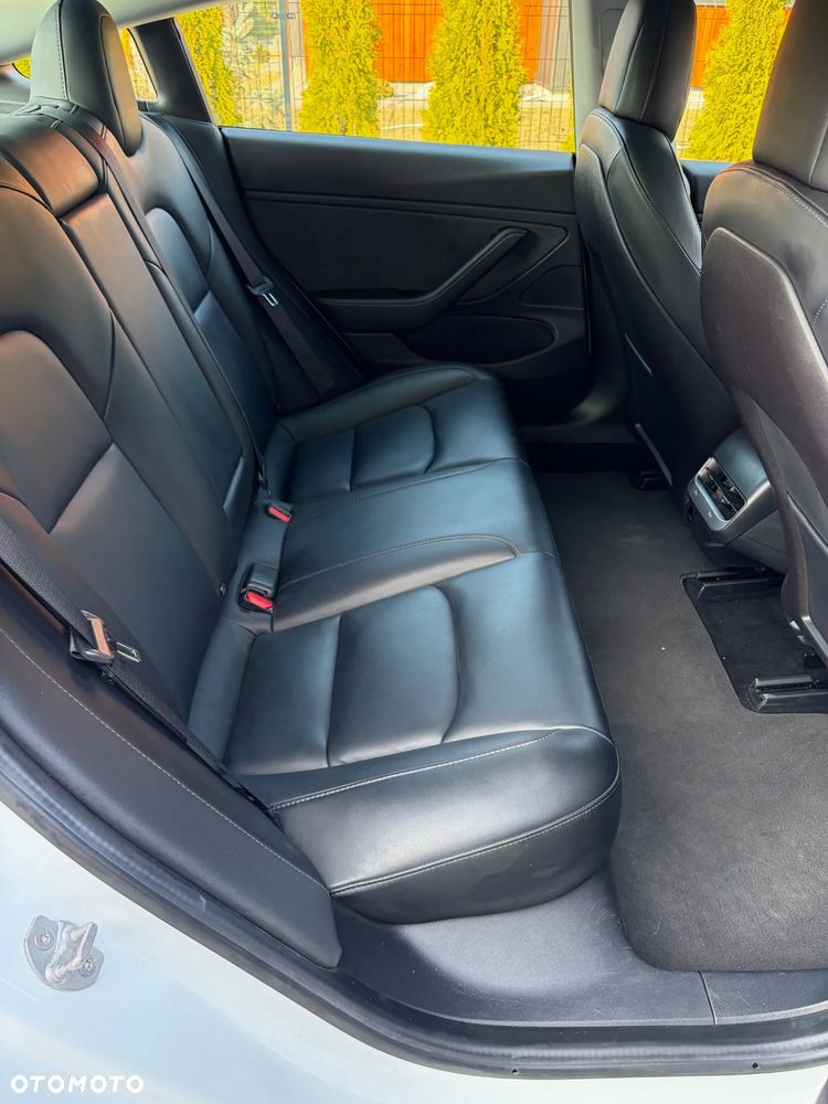 Tesla Model 3 - 9
