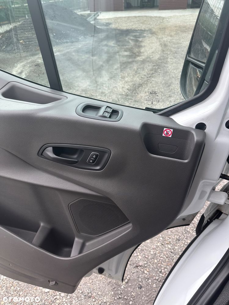 Ford Transit - 12