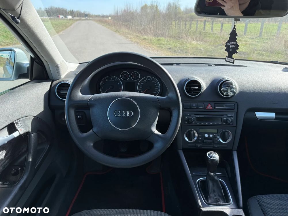 Audi A3 3-drzwiowe 1.6 Ambiente - 16