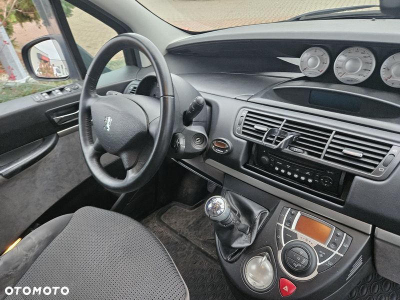 Peugeot 807 - 7