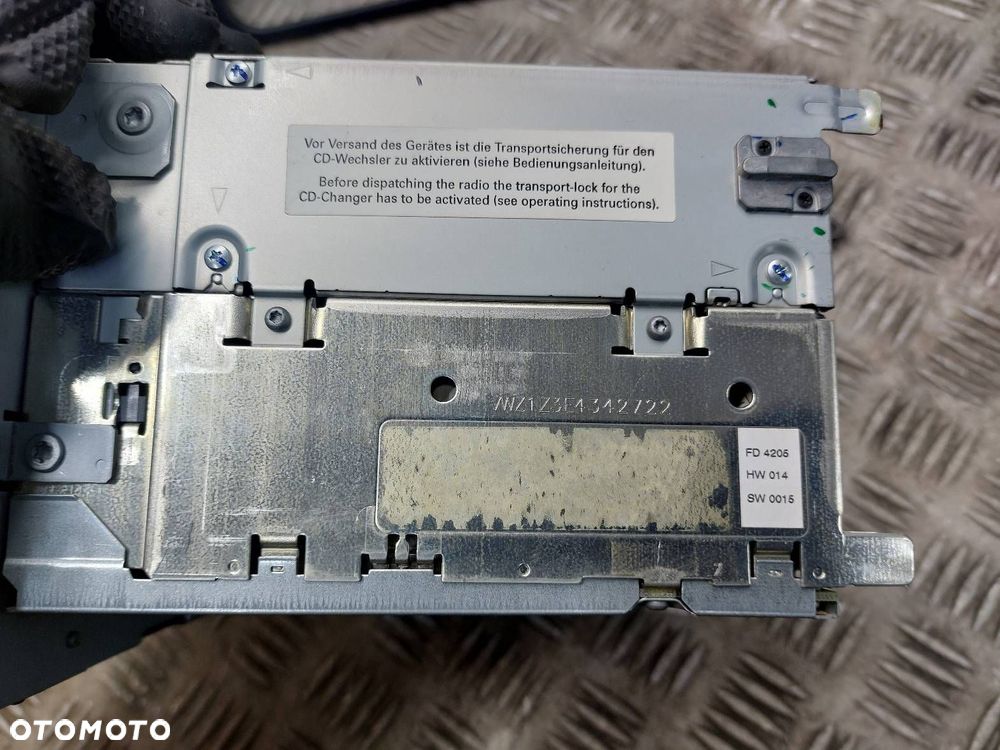 RADIO ODTWARZACZ + RAMKA VOLKSWAGEN GOLF PLUS 5M0858071J - 3