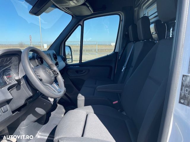 Mercedes-Benz Sprinter - 13