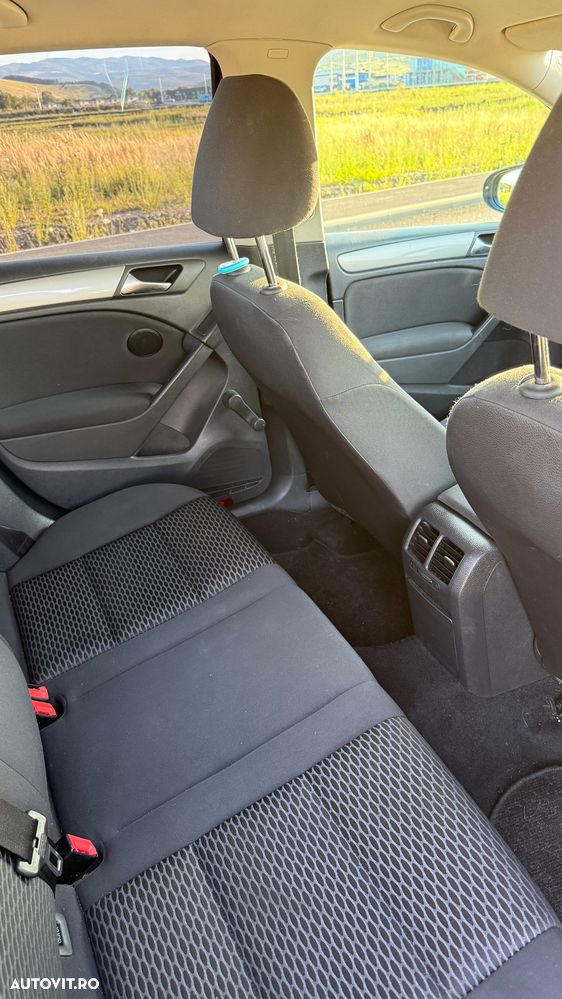 Volkswagen Golf 1.6 TDI DPF Comfortline - 12