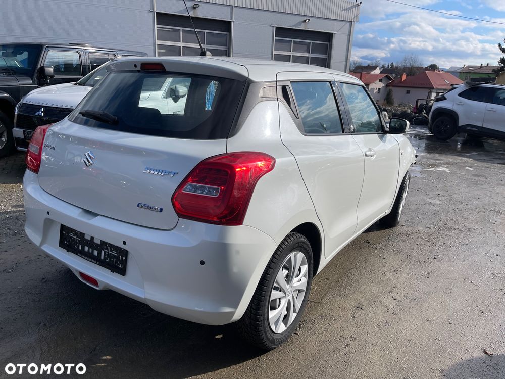 Suzuki Swift - 4