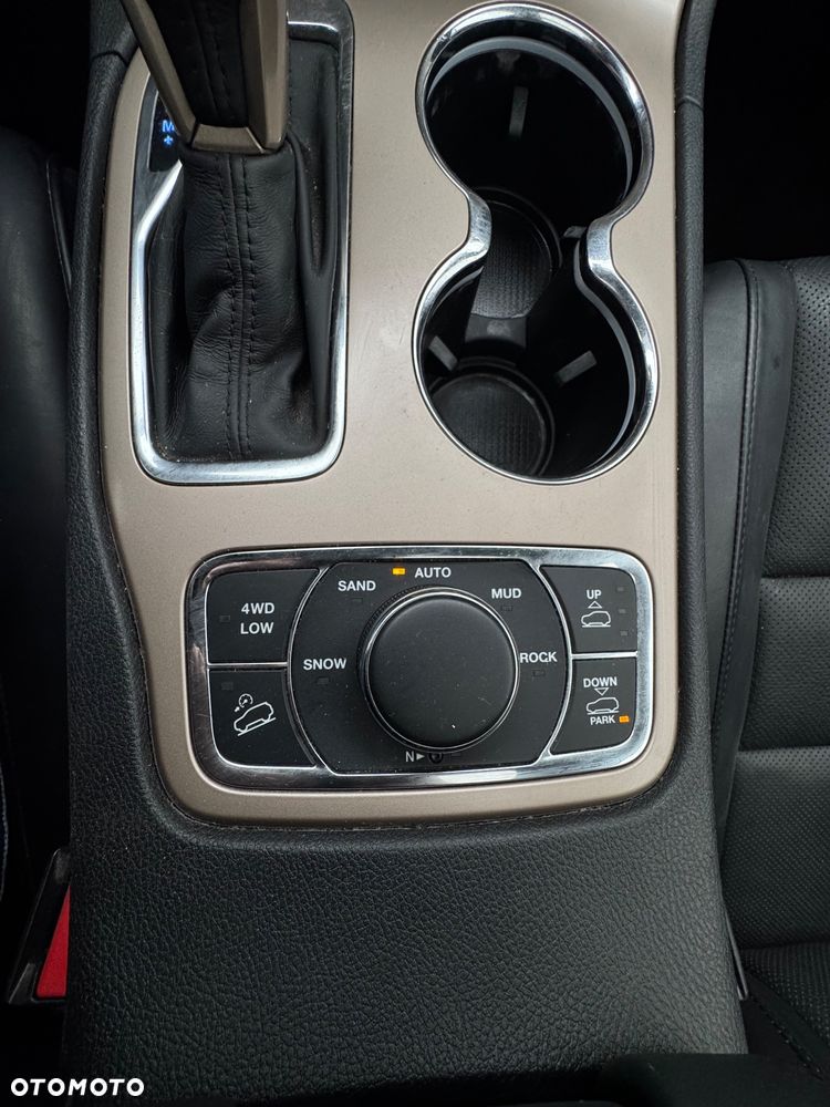 Jeep Grand Cherokee 5.7 V8 HEMI Summit - 24