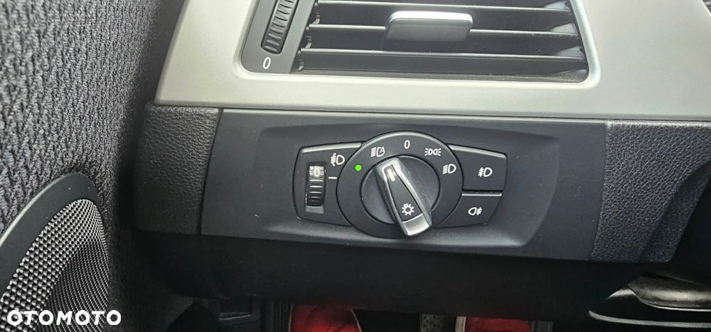 BMW Seria 3 318d DPF - 18