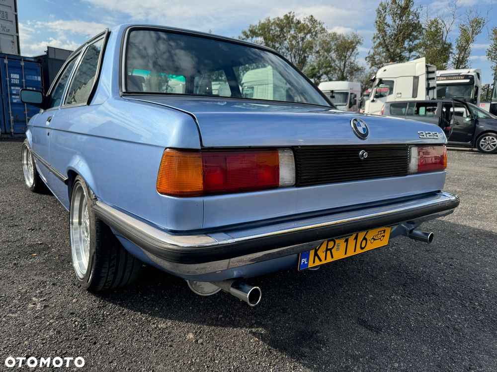 BMW Seria 3 323i - 8