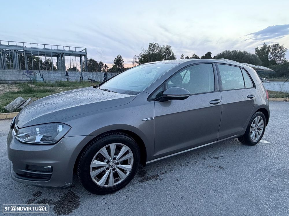 VW Golf 1.6 TDi BlueMotion Confortline - 4