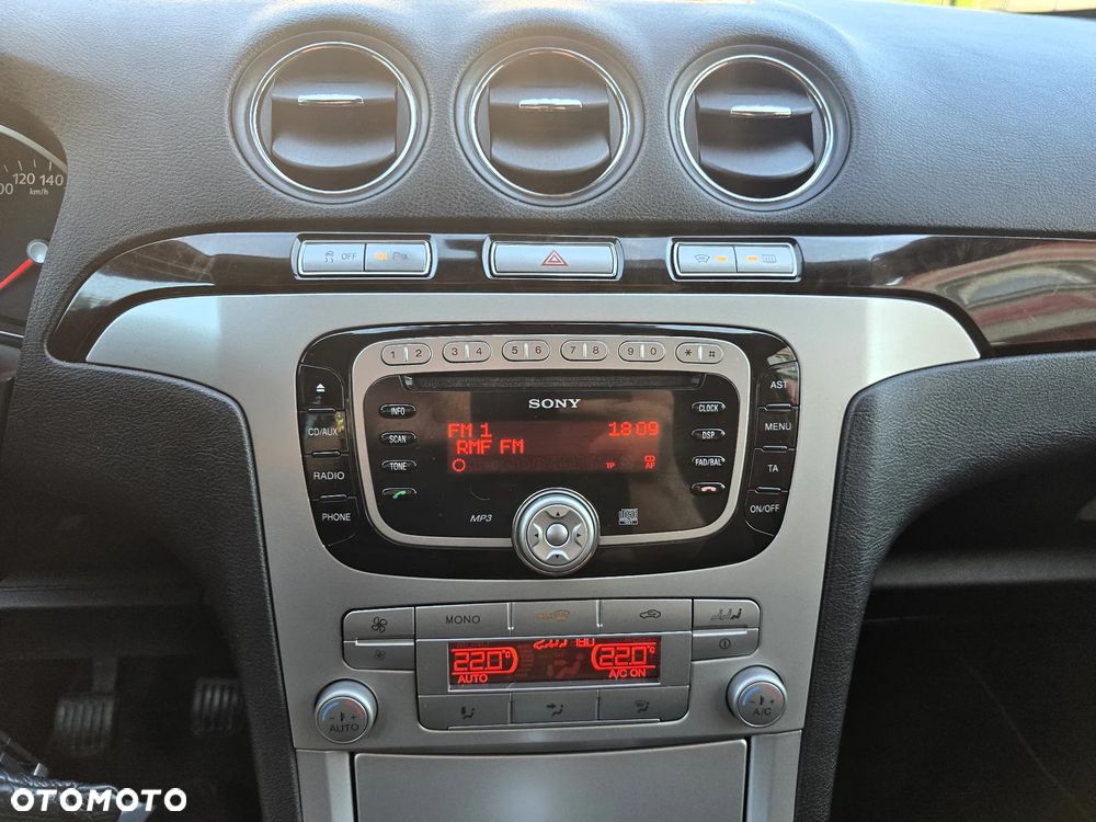 Ford Galaxy 2.0 TDCi DPF Ghia - 29