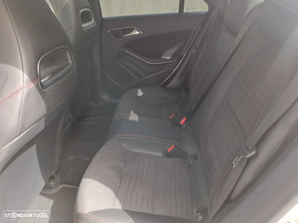 Mercedes-Benz CLA 220 d 7G-DCT AMG Line - 13