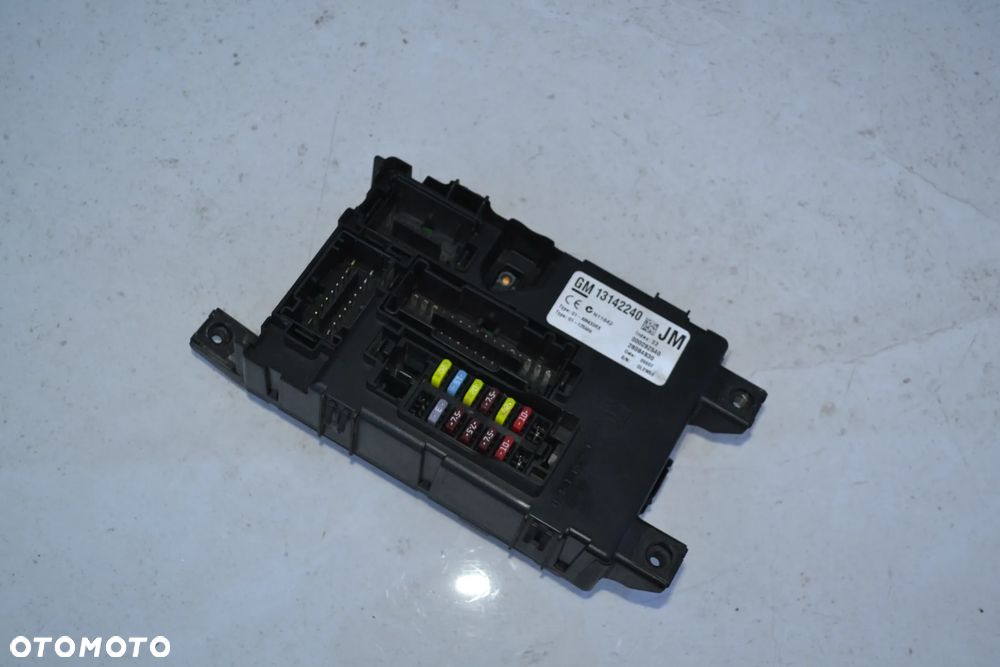 OPEL CORSA D MODUŁ STEROWNIK BSI SKRZYNKA BEZPIECZNIKÓW 13142240 - 1