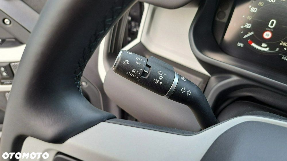 Land Rover Defender - 27