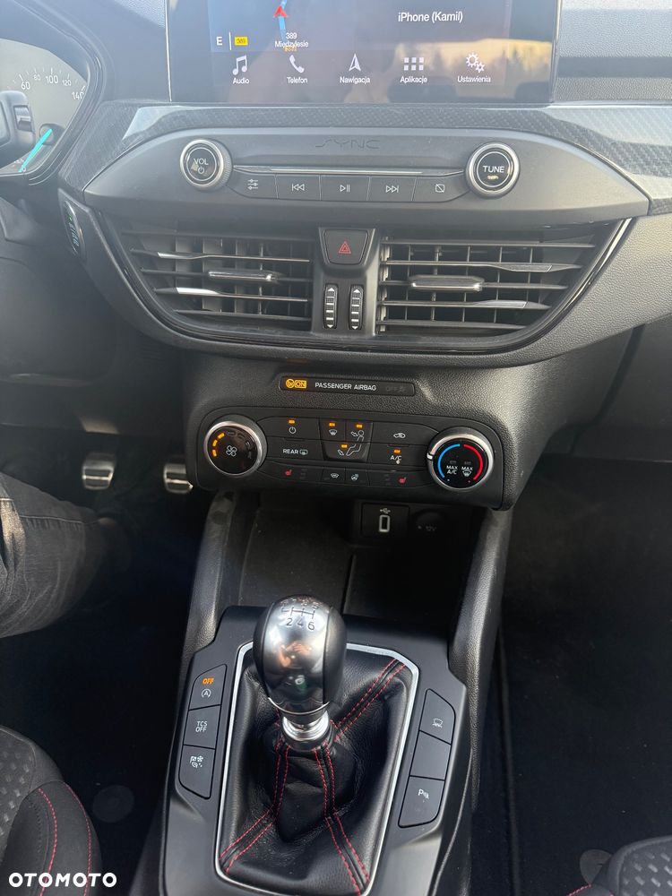 Ford Focus 1.5 EcoBoost ST-Line - 13