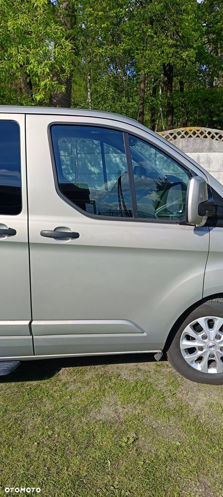 Ford Tourneo Custom - 14