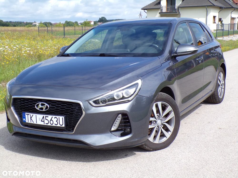 Hyundai i30 1.6 CRDI Intro Edition - 1
