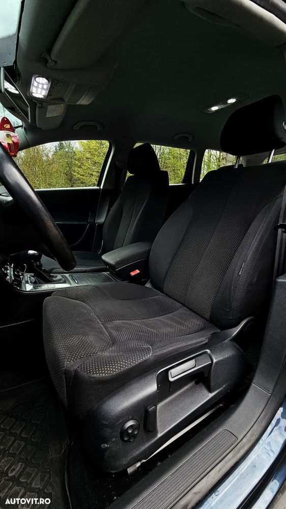 Volkswagen Passat Variant 1.9 TDI DPF BlueMotion - 25