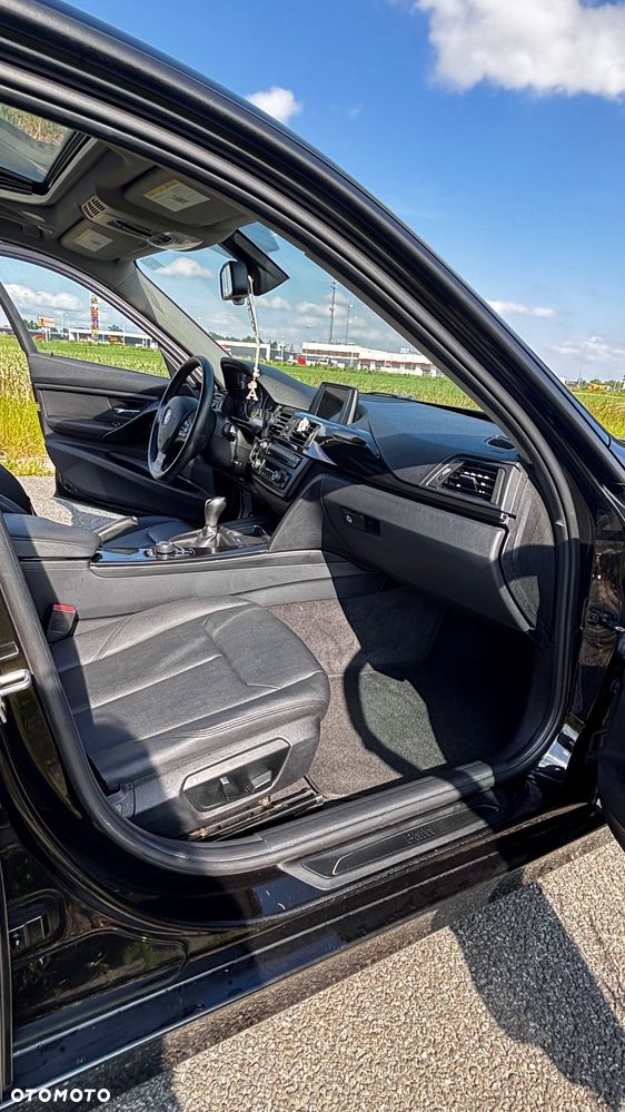 BMW Seria 3 328i - 17