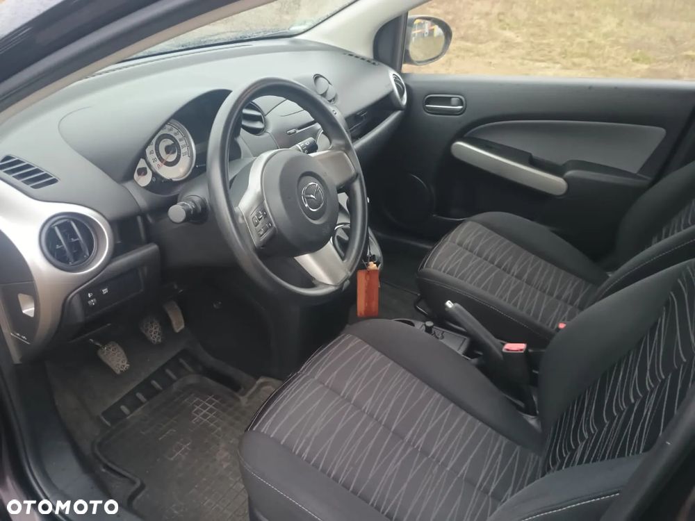 Mazda 2 - 9