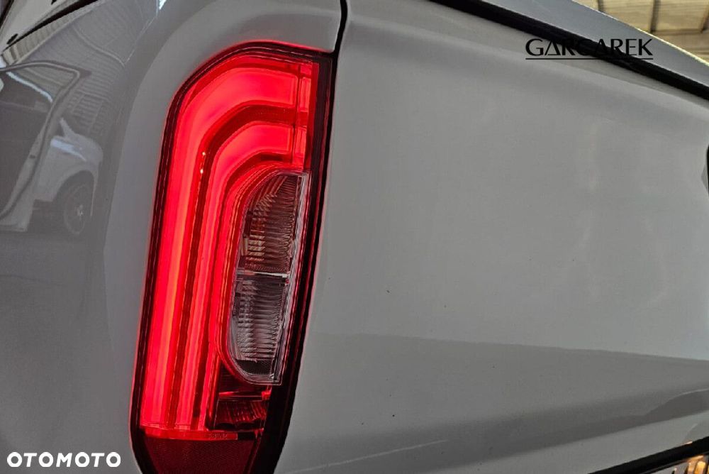 Mercedes-Benz Klasa X - 10