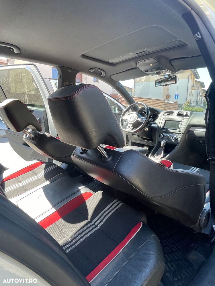 Volkswagen Golf - 16