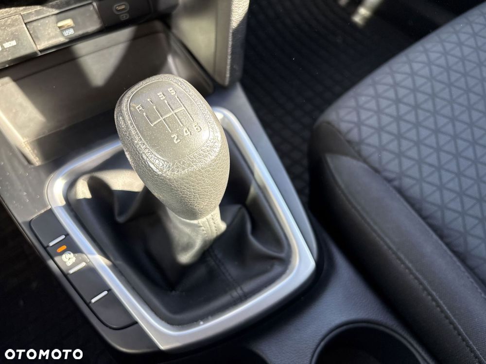 Kia Ceed - 15