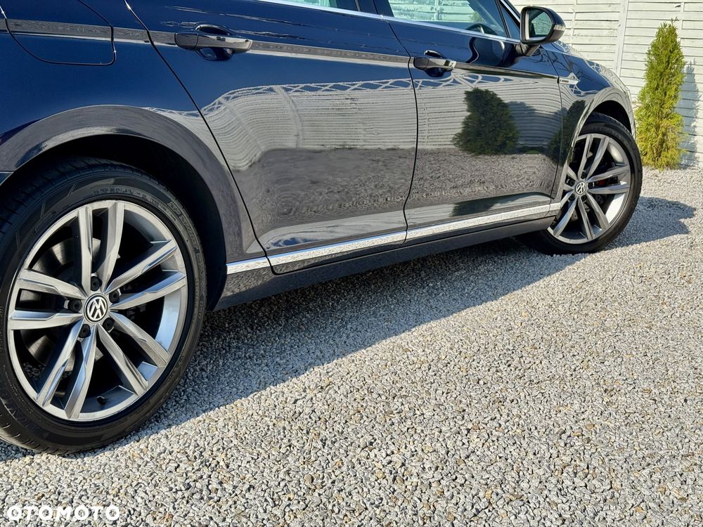 Volkswagen Passat - 32