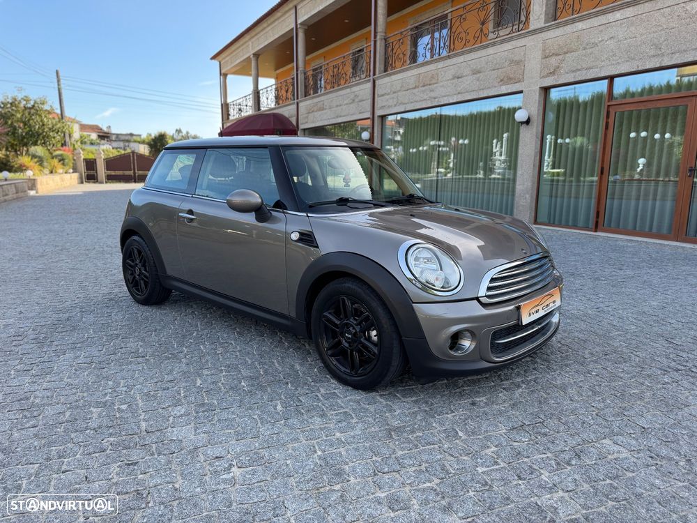 MINI 3 Portas Cooper D - 2