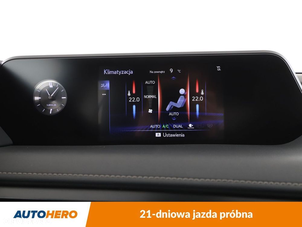 Lexus UX - 24