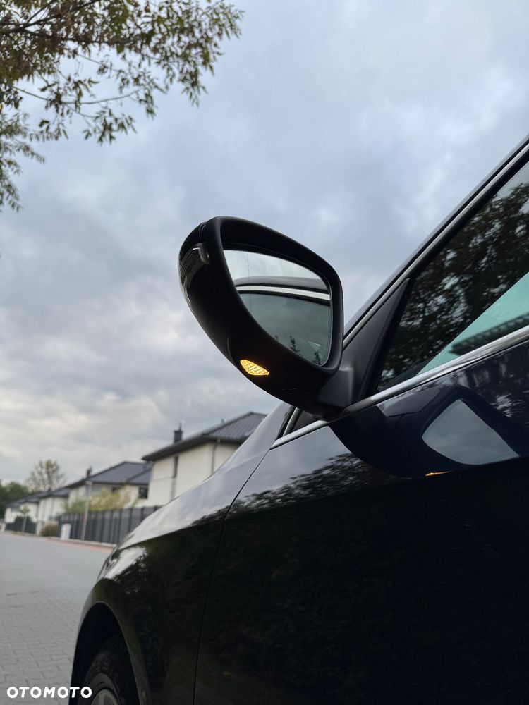 Volkswagen Passat Variant 1.6 TDI DPF BlueMotion Technology Comfortline - 13