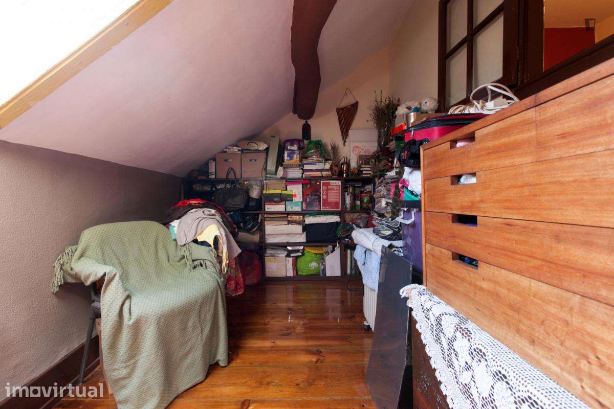 Quarto - localizado em Paranhos Porto - Grande imagem: 2/26