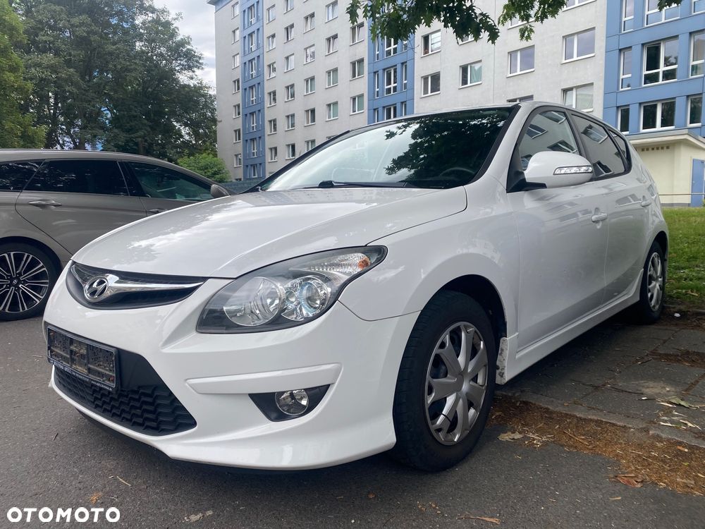Hyundai i30 1.4 Base + World Cup - 1