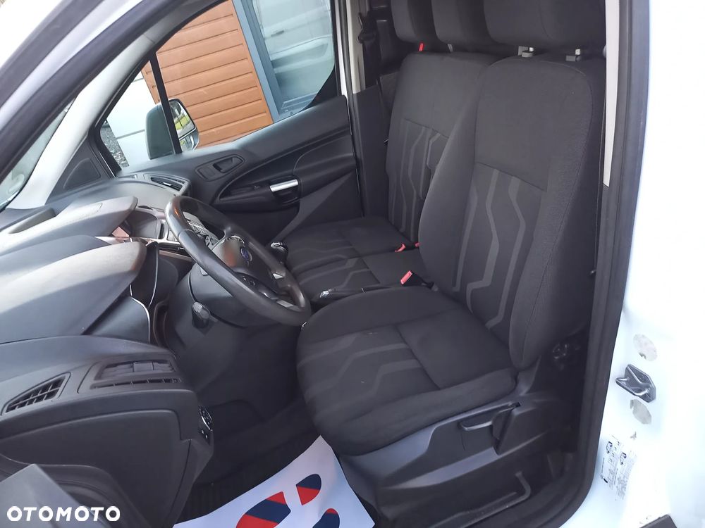 Ford Transit Connect - 16