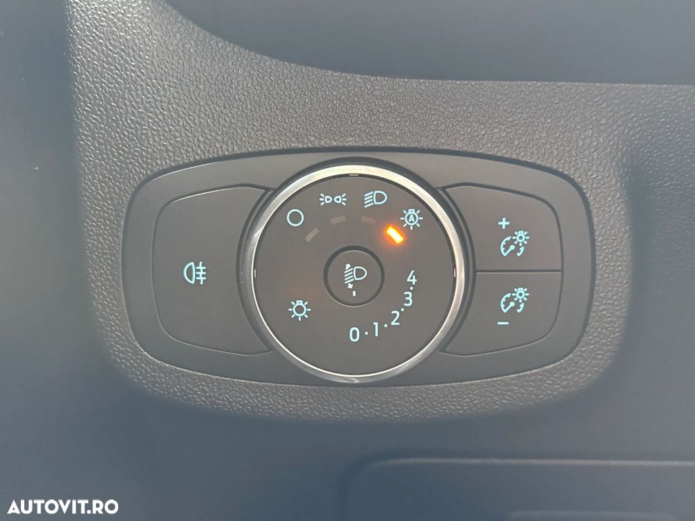 Ford Fiesta 1.1 Trend Connected - 29