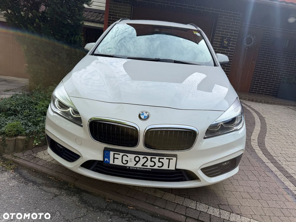BMW Seria 2 220d Sport Line - 2