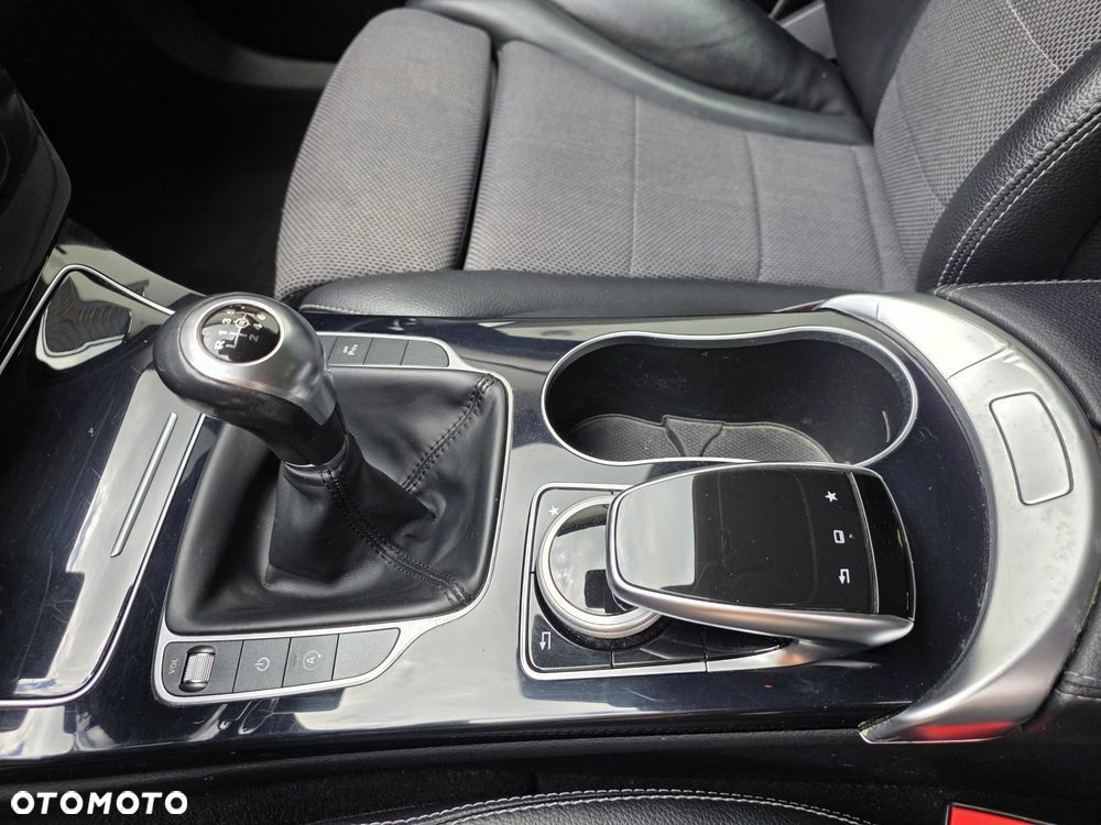 Mercedes-Benz Klasa C 180 (BlueEFFICIENCY) - 23