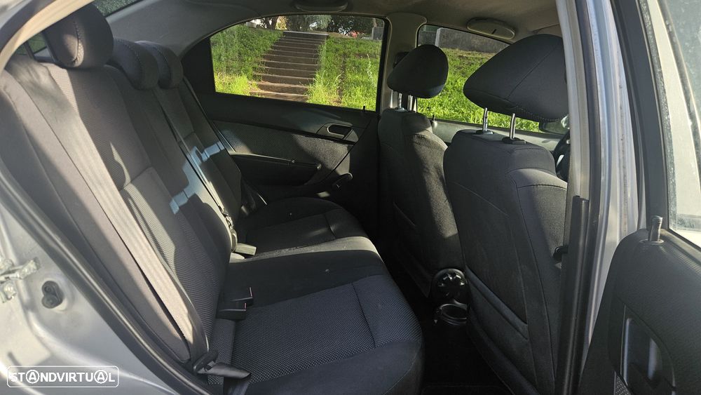 Chevrolet Aveo 1.2 LS - 21