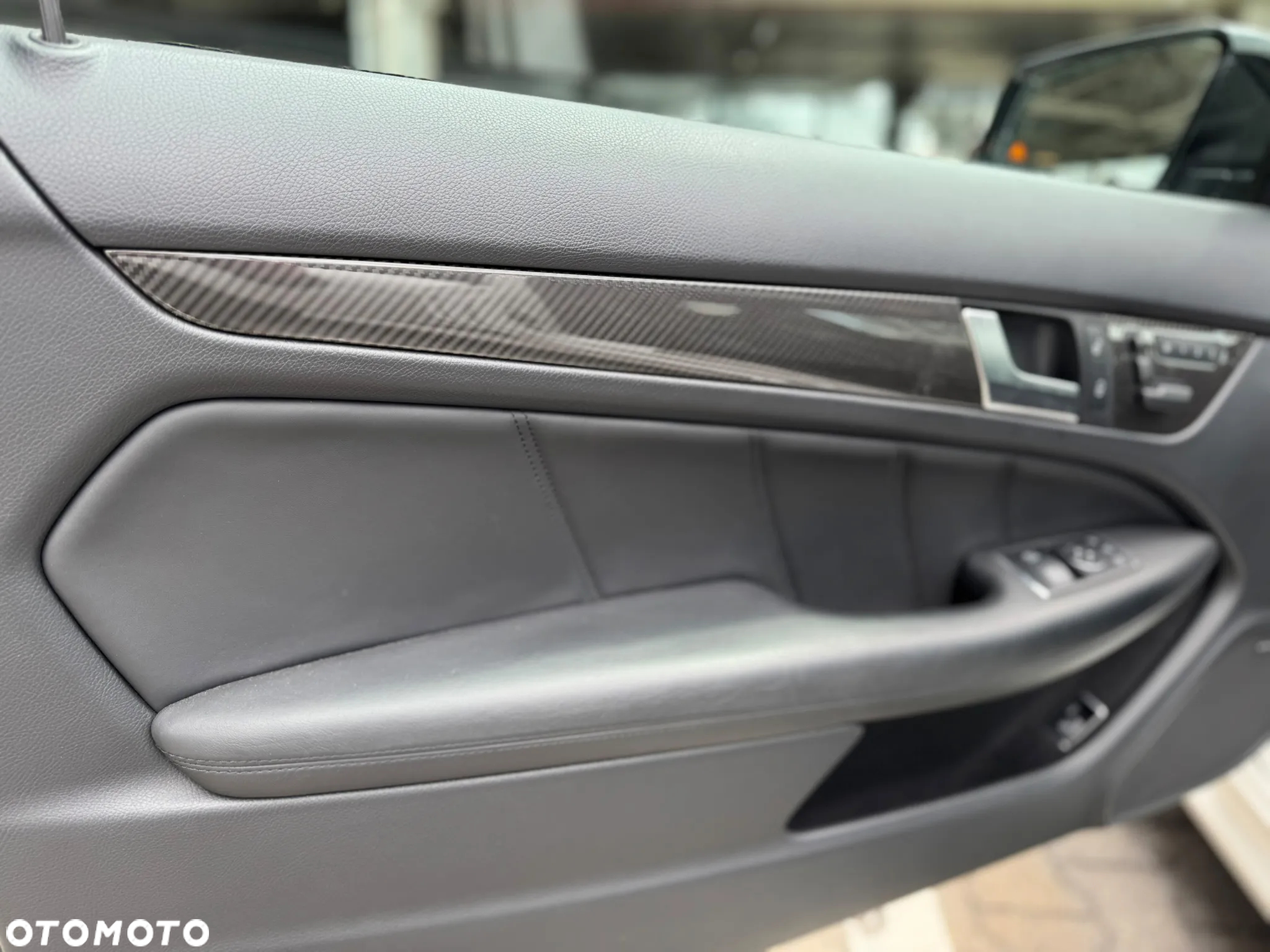 Mercedes-Benz Klasa C 63 AMG - 15