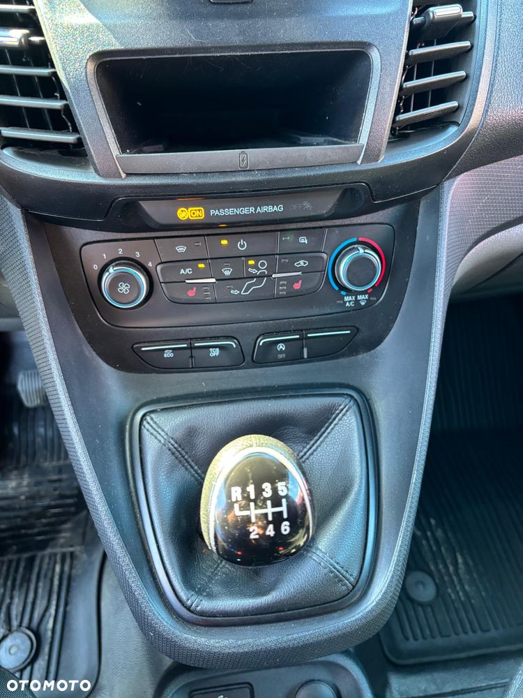 Ford Transit Connect - 19