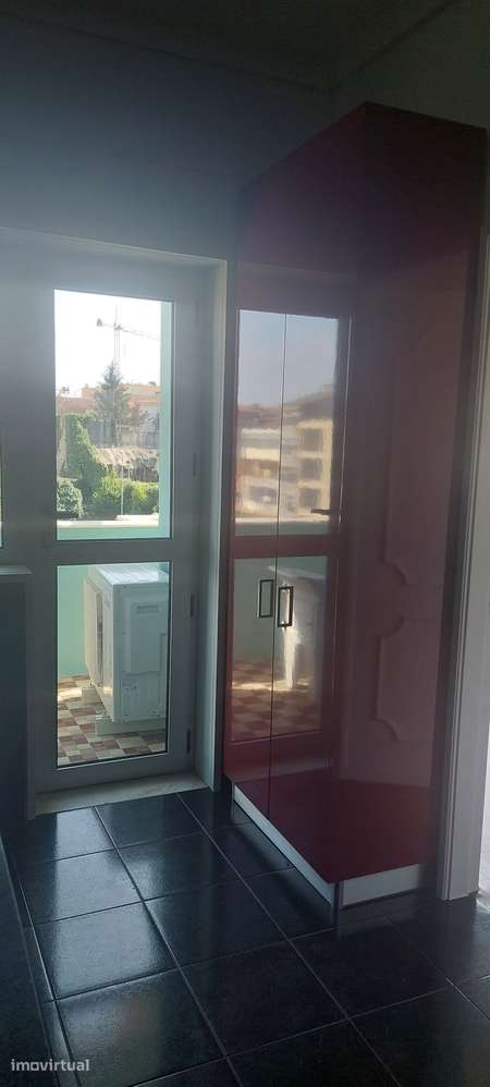 Apartamento T2 com varanda, ar condicionado e elevador - Grande imagem: 4/14