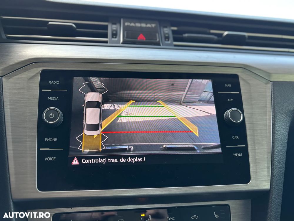 Volkswagen Passat - 25
