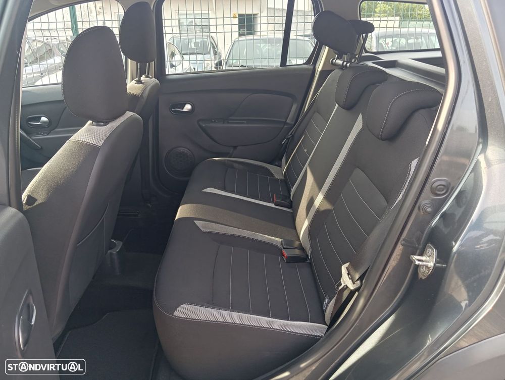 Dacia Logan MCV 0.9 TCe Stepway - 14
