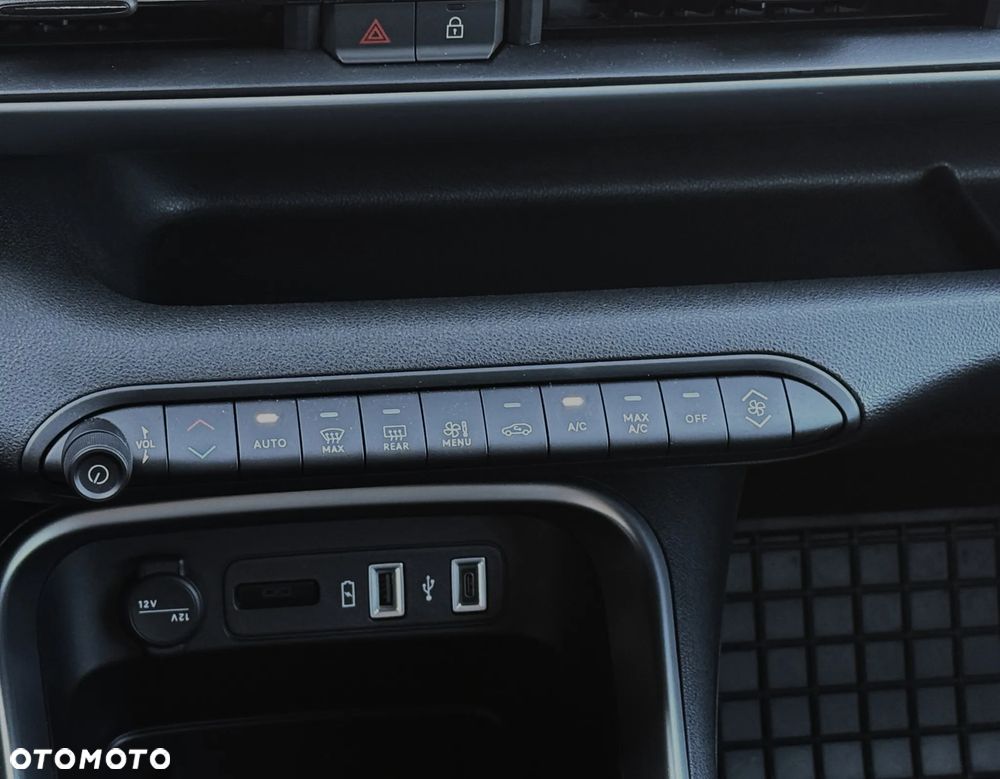 Jeep Avenger 1.2 GSE T3 Summit FWD - 18