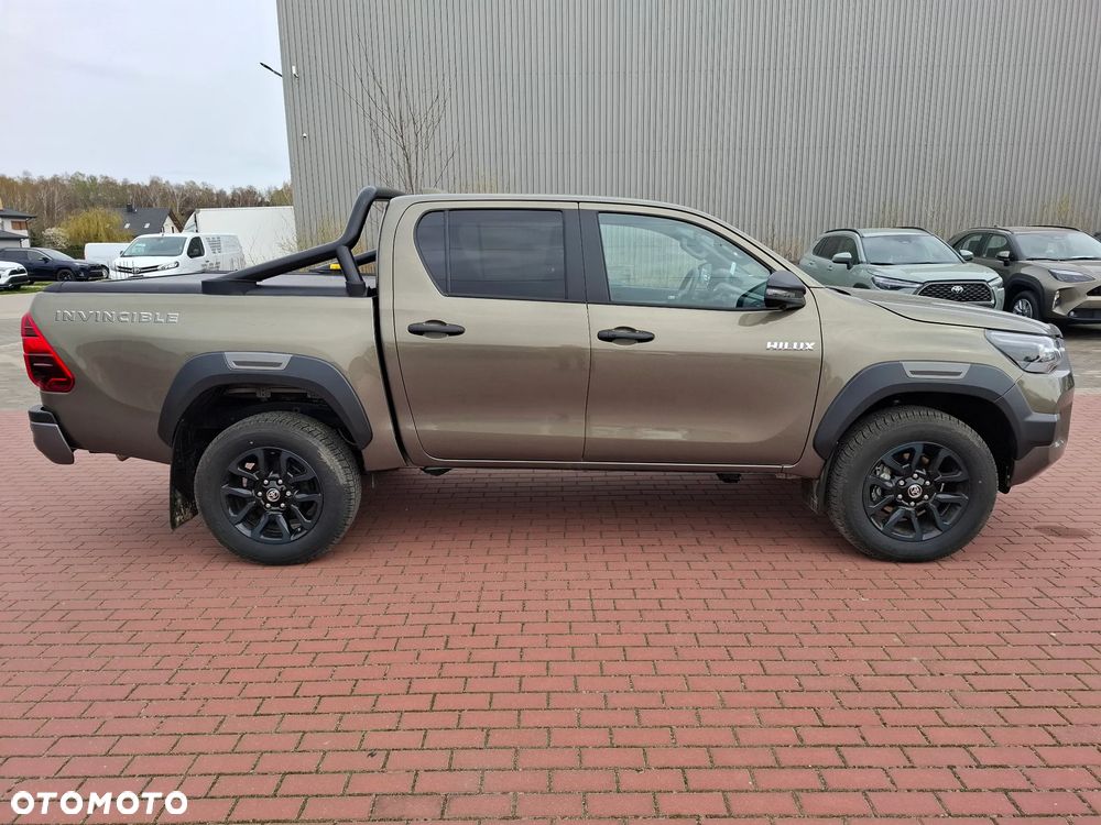 Toyota Hilux 2.8 D-4D Double Cab Invincible 4x4 - 11