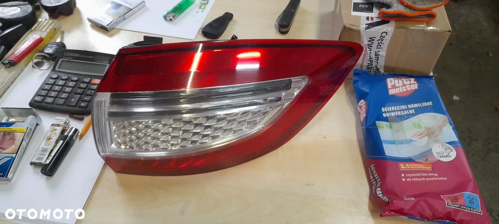 LAMPA PRAWA FORD MONDEO MK4 LIFT KOMBI - 2