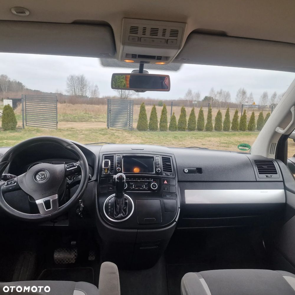 Volkswagen Multivan - 23
