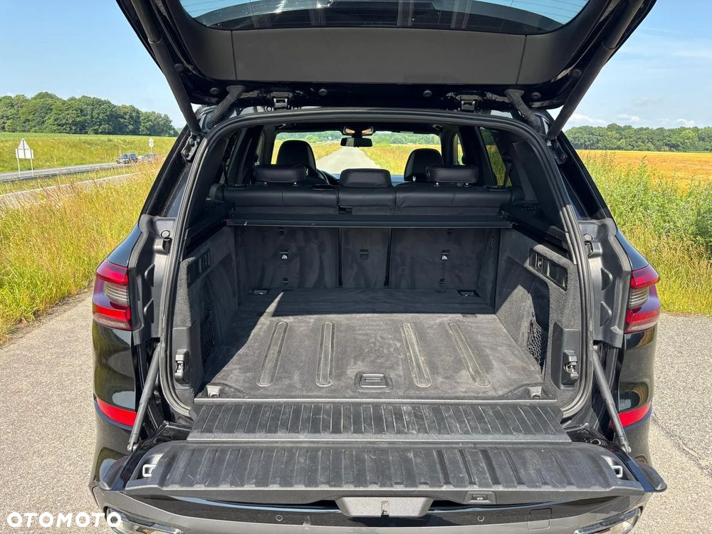 BMW X5 M M50d - 9