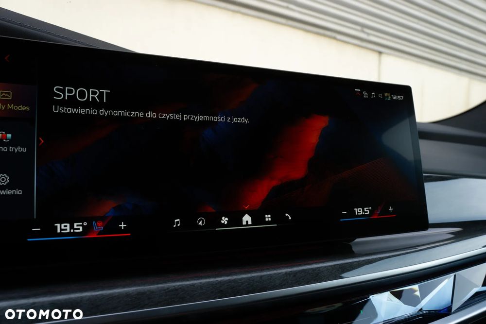 BMW i7 - 35