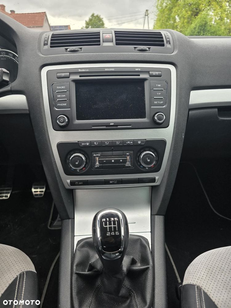 Skoda Octavia 2.0 TSI RS - 12
