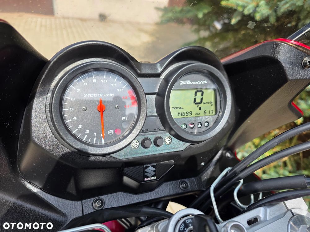 Suzuki Bandit - 25